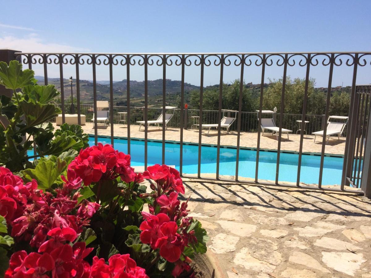 Agriturismo Roba Degli Ulivi Villa อากริเจนโต ภายนอก รูปภาพ
